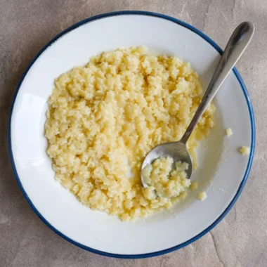 Easy Pastina Recipe – Comforting Italian pasta dish made with small pasta, chicken broth, butter, and Parmesan.