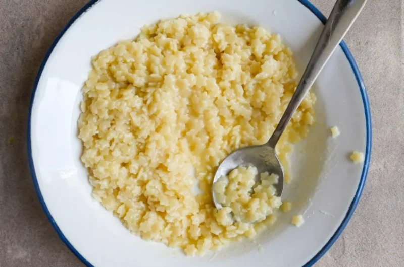Easy Pastina Recipe – Comforting Italian pasta dish made with small pasta, chicken broth, butter, and Parmesan.